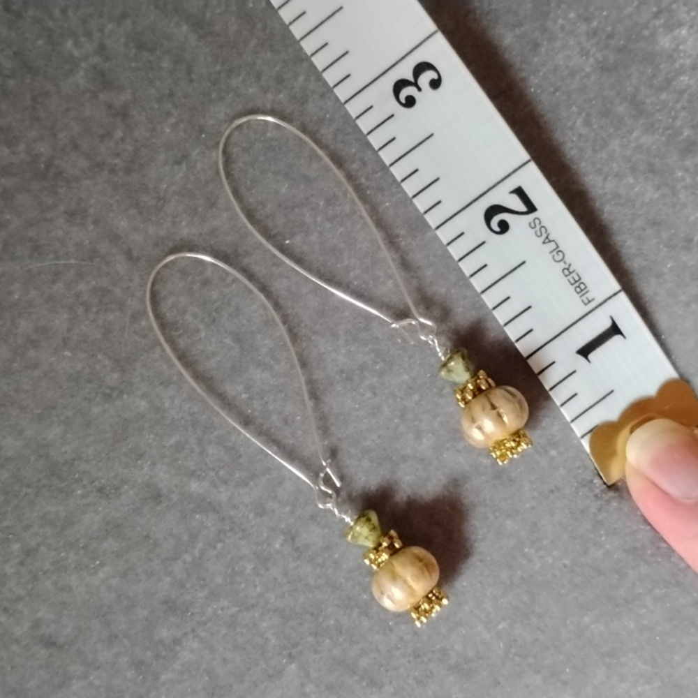 🎃Hand Crafted Pumpkin Beaded Earrings🎃 - Picture 2 of 4